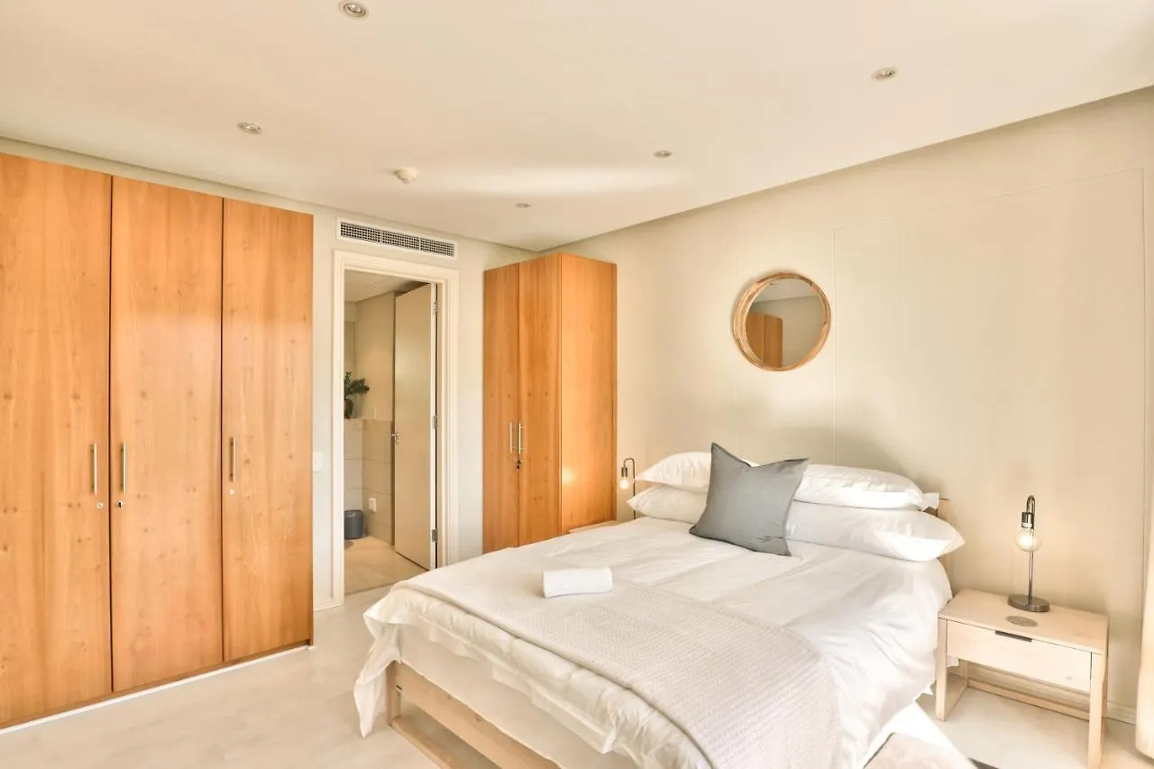 Elegant V&A Waterfront Canal Apartment Cape Town South Africa