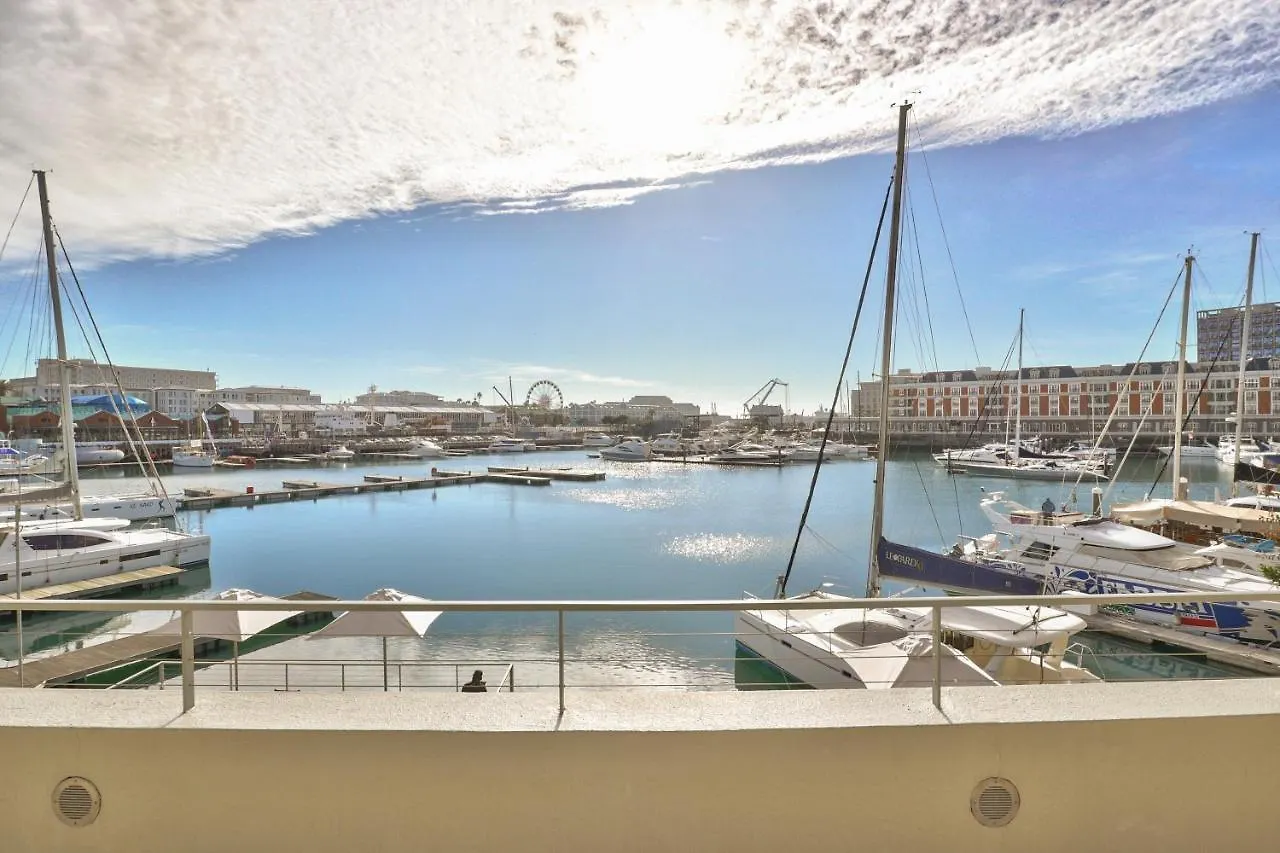 Elegant V&A Waterfront Canal Apartment Cape Town